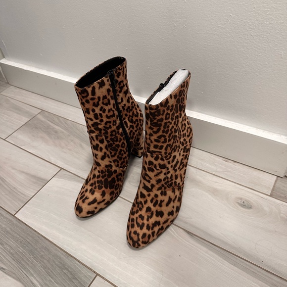 Leopard booties - Picture 1 of 2